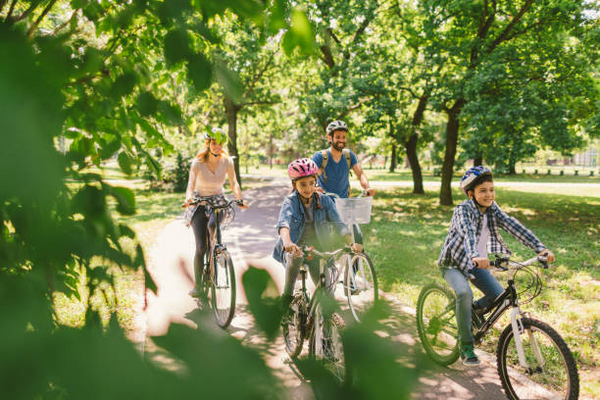 SAFETY TIPS FOR RIDING WITH YOUR CHILDREN ON AN E-BIKE